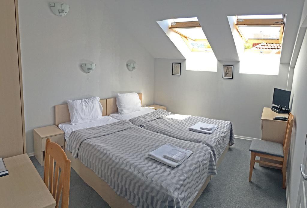 Da Vinci Guesthouse Varshets  Eksteriør billede